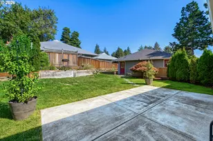 15789 SW Village Cir, Beaverton, OR 97007 - Photo 17