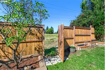 15789 SW Village Cir, Beaverton, OR 97007 - Photo 19