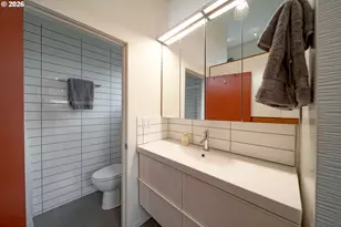 2319 SE Belmont St, Portland, OR 97214 - Photo 9