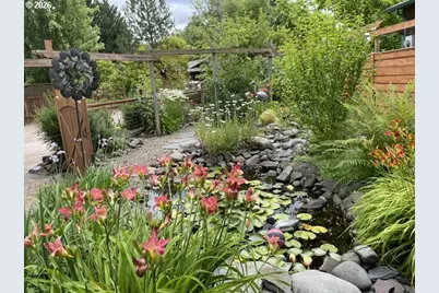 961 Tiara St, Eugene, OR 97405 - Photo 3