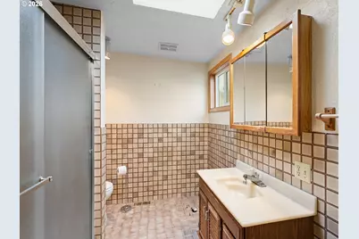 115 NE 114th Ave, Portland, OR 97220 - Photo 13