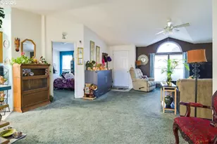 2380 SW Phlox Pond Dr, Redmond, OR 97756 - Photo 11