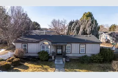 2380 SW Phlox Pond Dr, Redmond, OR 97756 - Photo 1