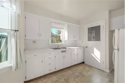 4360 Eagle Crest Rd, Salem, OR 97304 - Photo 7