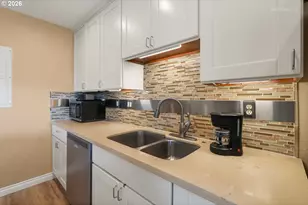 12671 SW Prince Edward Ct, King City, OR 97224 - Photo 7