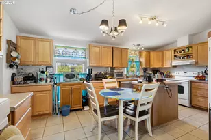 736 Penny Ln, Riddle, OR 97469 - Photo 17