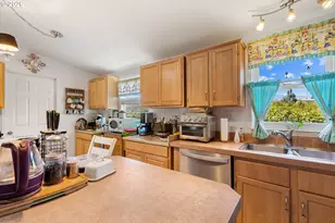736 Penny Ln, Riddle, OR 97469 - Photo 21