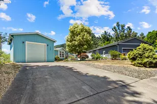 736 Penny Ln, Riddle, OR 97469 - Photo 3