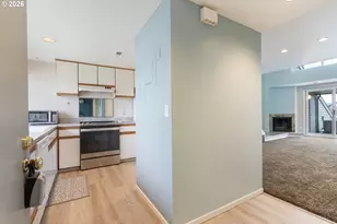 194 N Hayden Bay Dr, Portland, OR 97217 - Photo 29