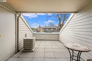 194 N Hayden Bay Dr, Portland, OR 97217 - Photo 15