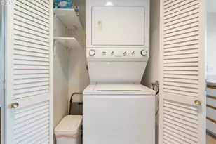 194 N Hayden Bay Dr, Portland, OR 97217 - Photo 37