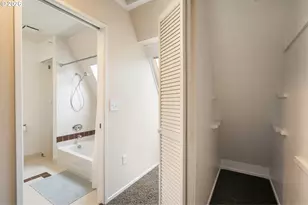 194 N Hayden Bay Dr, Portland, OR 97217 - Photo 35