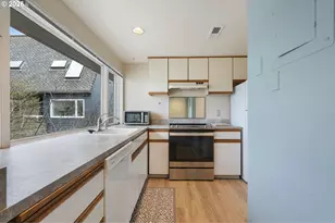 194 N Hayden Bay Dr, Portland, OR 97217 - Photo 33