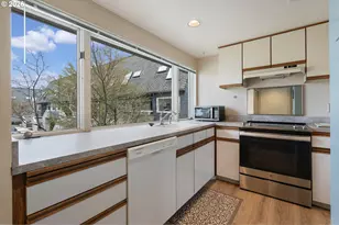 194 N Hayden Bay Dr, Portland, OR 97217 - Photo 31