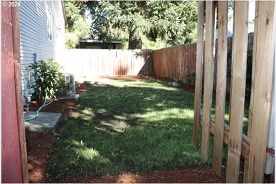 2132 SE 143rd Ave, Portland, OR 97233 - Photo 21