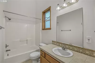 2132 SE 143rd Ave, Portland, OR 97233 - Photo 17