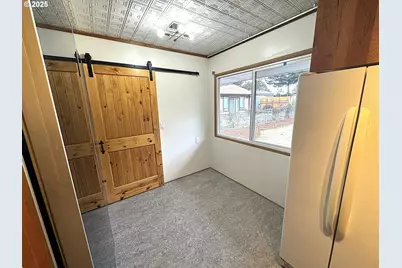 2442 SE 190th Ave, Portland, OR 97233 - Photo 11