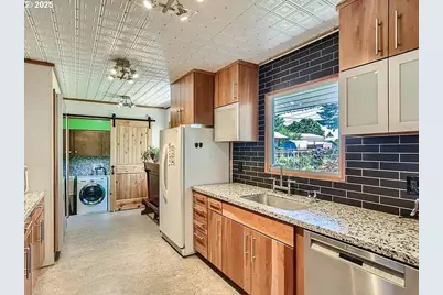 2442 SE 190th Ave, Portland, OR 97233 - Photo 5