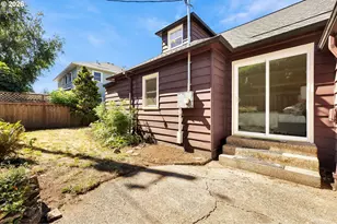 4518 NE Irving St, Portland, OR 97213 - Photo 41