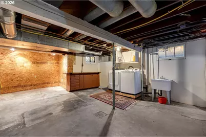 4518 NE Irving St, Portland, OR 97213 - Photo 39