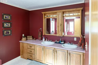 5090 Binns Hill Dr, Hood River, OR 97031 - Photo 31