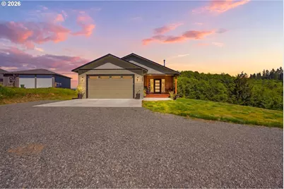 200 Red Hawk Dr, Castle Rock, WA 98611 - Photo 1