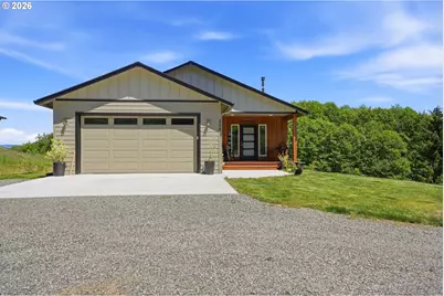 200 Red Hawk Dr, Castle Rock, WA 98611 - Photo 1