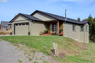200 Red Hawk Dr, Castle Rock, WA 98611 - Photo 1