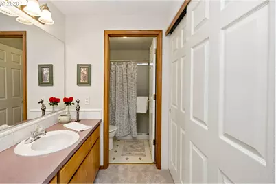 2391 N Kamiakan Dr, Cornelius, OR 97113 - Photo 23