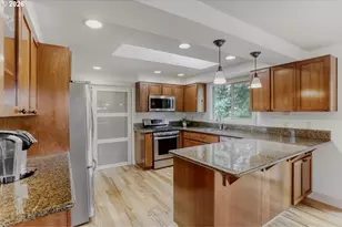 1105 Marylhurst Dr, West Linn, OR 97068 - Photo 7