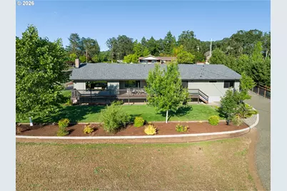 10 Ridgewood Dr, Roseburg, OR 97471 - Photo 1