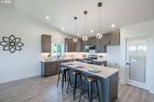 36953 Victory Dr, Lebanon, OR 97355 - Photo 9