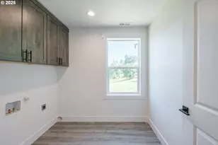 36953 Victory Dr, Lebanon, OR 97355 - Photo 25