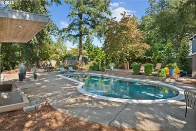 8444 SW 58th Ave, Portland, OR 97219 - Photo 41