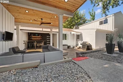 8444 SW 58th Ave, Portland, OR 97219 - Photo 37