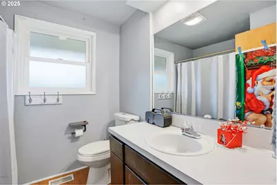 2578 NE Morlan Ave, Gresham, OR 97030 - Photo 15