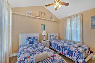 1340 NW 15th St, Lincoln City, OR 97367 - Photo 15