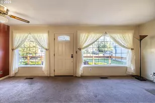 2035 Juniper Ave, Coos Bay, OR 97420 - Photo 9