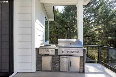 1329 SW Fleet Ave, Lincoln City, OR 97367 - Photo 7