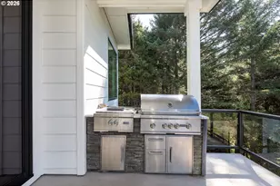 1329 SW Fleet Ave, Lincoln City, OR 97367 - Photo 7