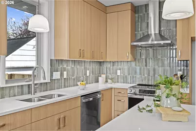 5357 SE Stark St, Portland, OR 97215 - Photo 17