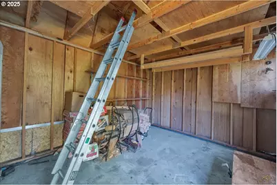 341 SE 153rd Ave, Portland, OR 97233 - Photo 33