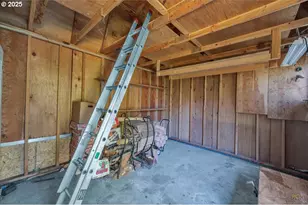 341 SE 153rd Ave, Portland, OR 97233 - Photo 33