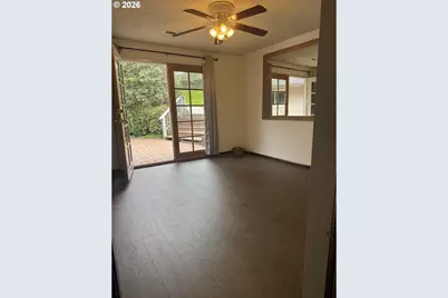 1376 D St, Coos Bay, OR 97420 - Photo 25