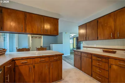 1376 D St, Coos Bay, OR 97420 - Photo 13