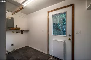 1376 D St, Coos Bay, OR 97420 - Photo 21