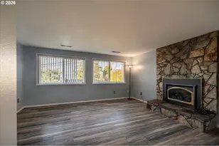 1376 D St, Coos Bay, OR 97420 - Photo 31