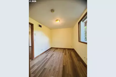 1376 D St, Coos Bay, OR 97420 - Photo 29