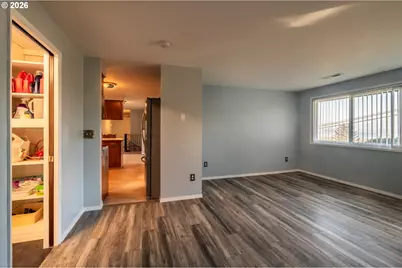 1376 D St, Coos Bay, OR 97420 - Photo 29