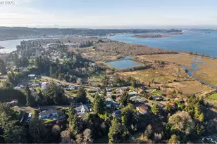 1376 D St, Coos Bay, OR 97420 - Photo 41